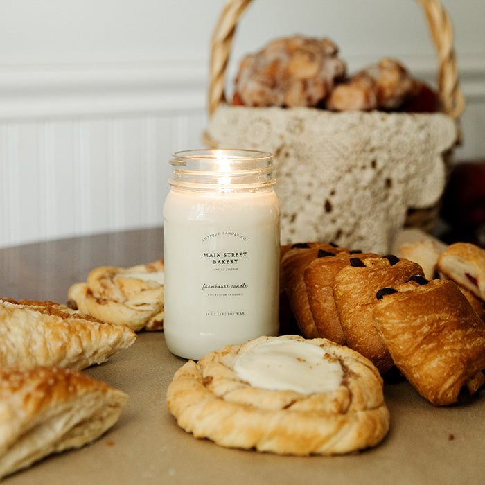 Main Street Bakery 16 oz candle