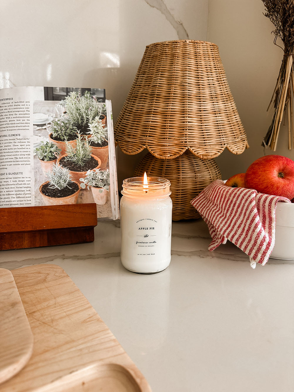 Antique Candle Co. 16oz