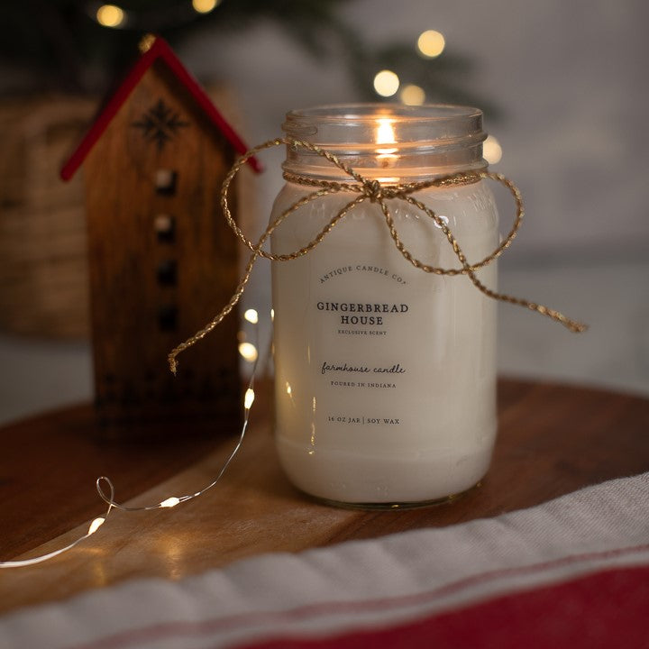 Gingerbread House 16 oz candle
