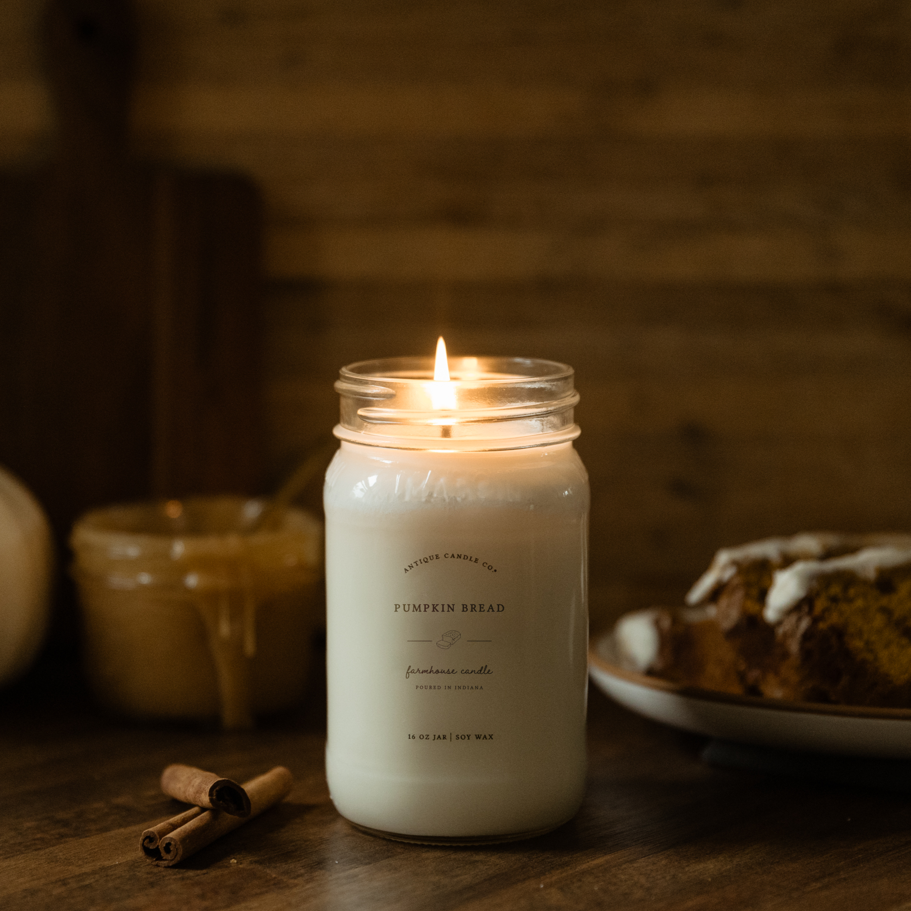 Pumpkin Bread 16 oz candle