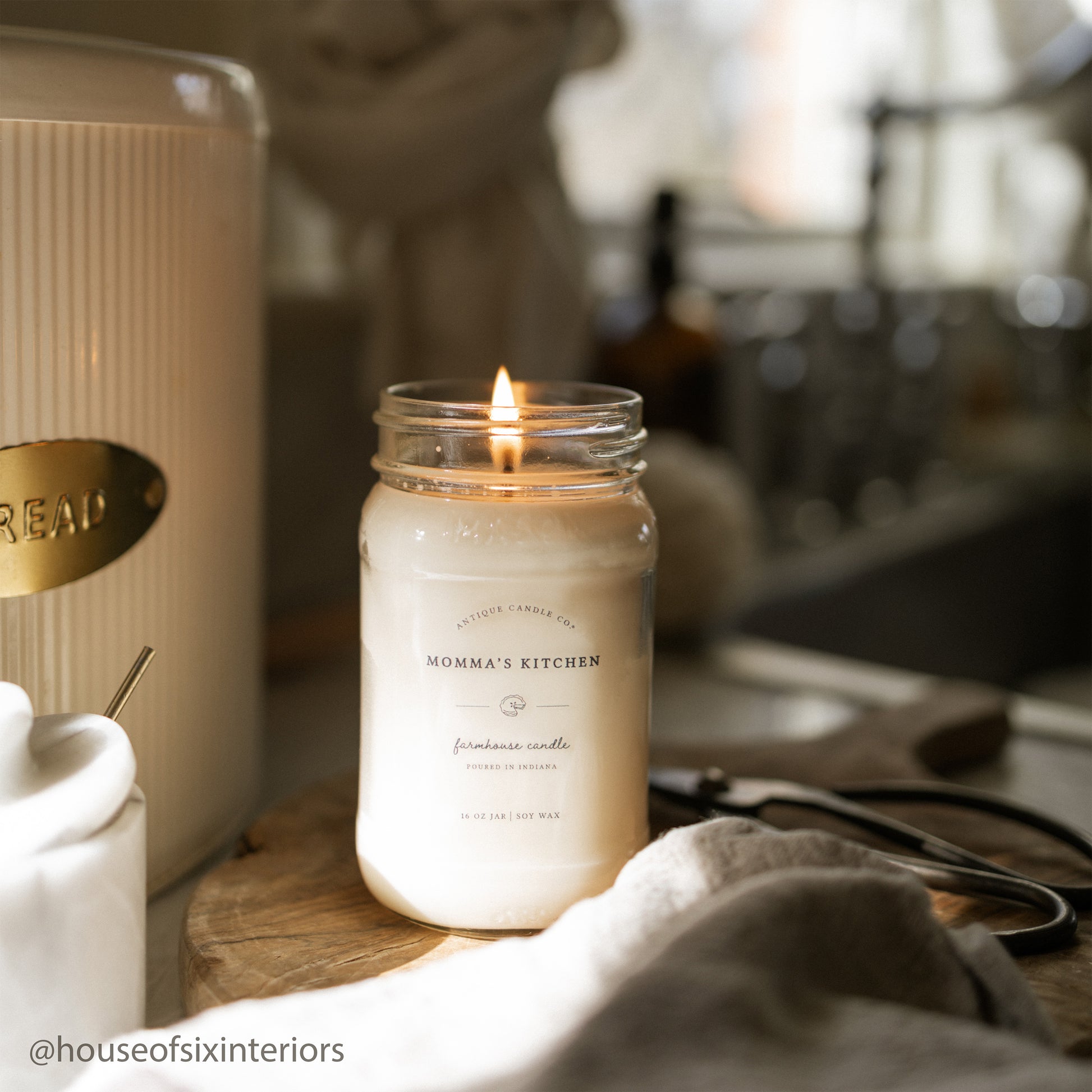 Momma's Kitchen 16 oz candle