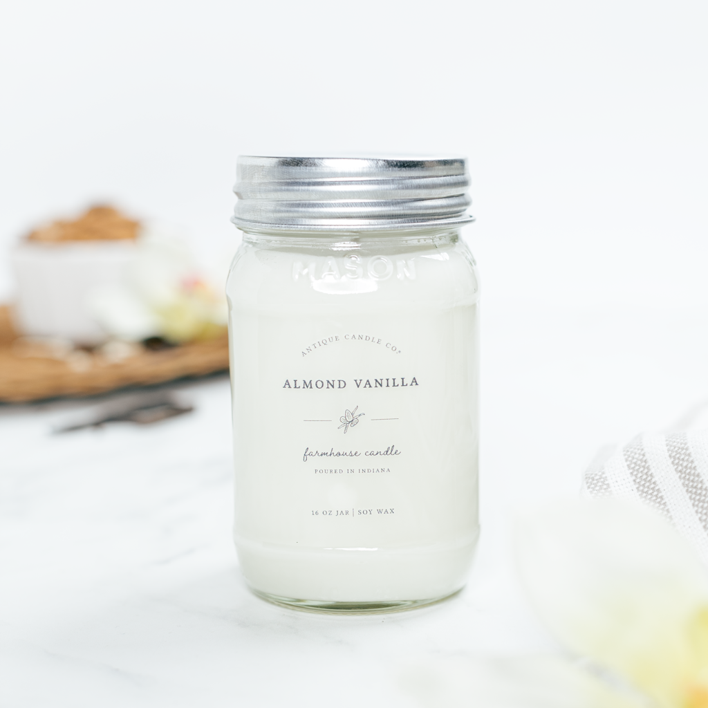 Almond Vanilla 16 oz candle