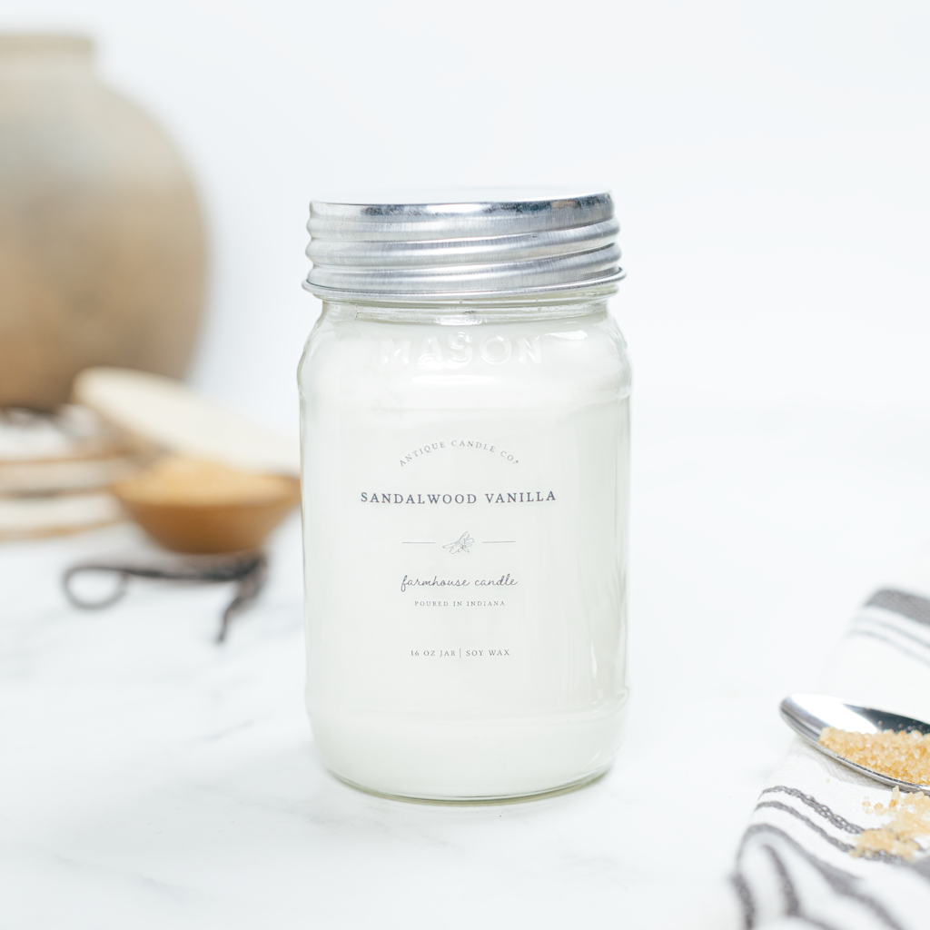 Sandalwood Vanilla 16 oz candle