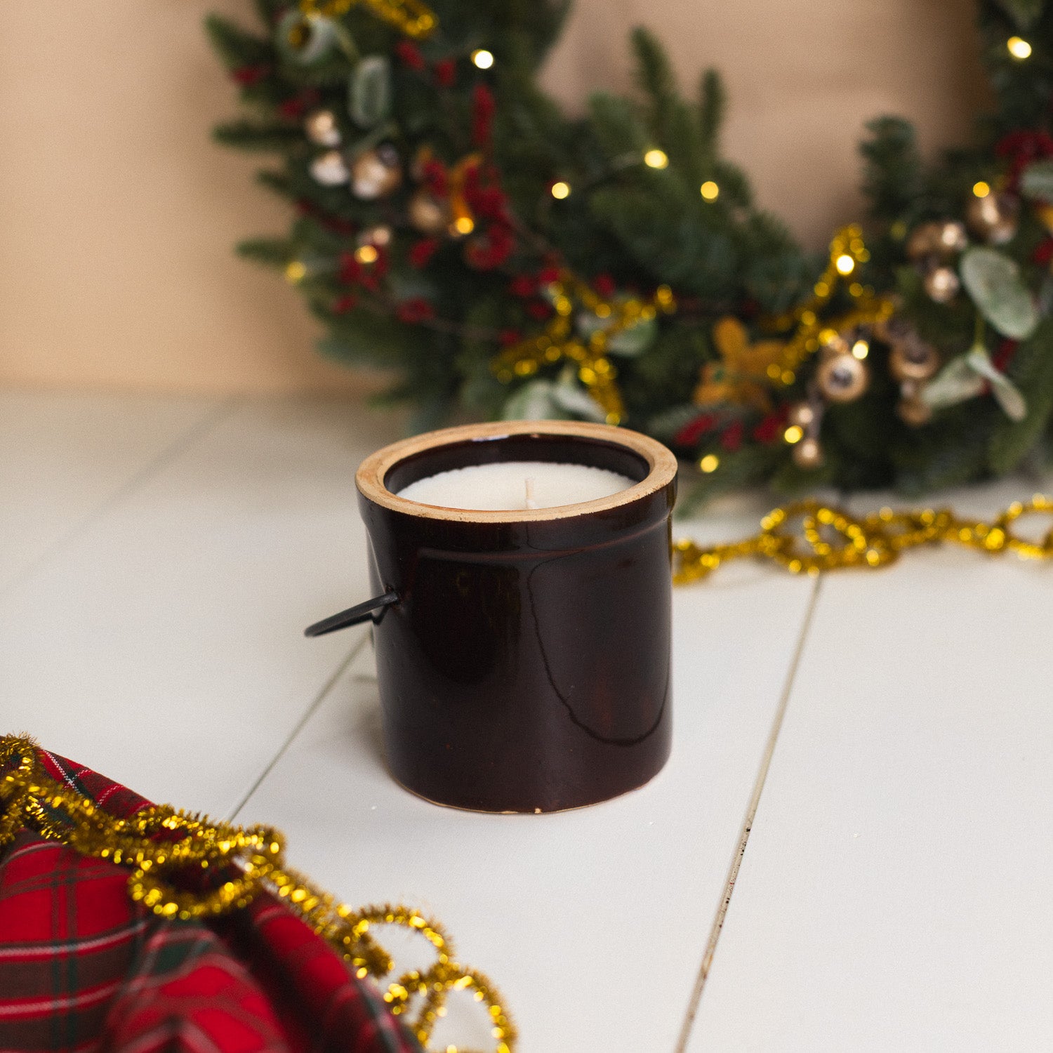 Christmas Day - Brown Crock